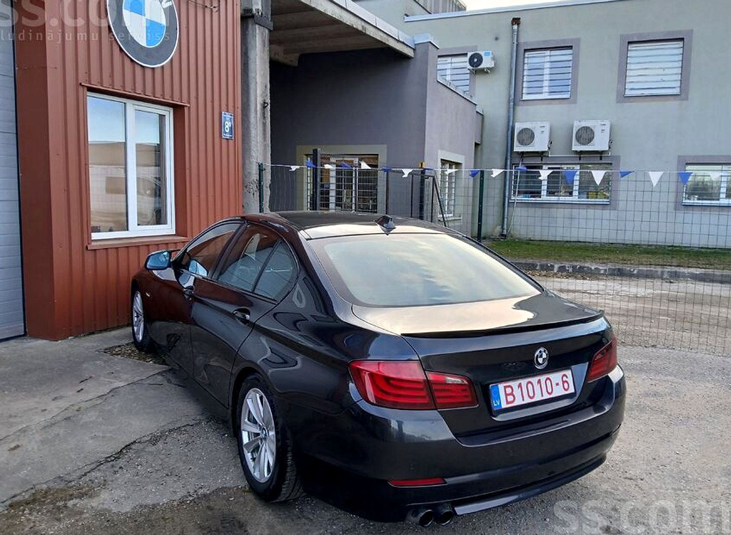 BMW 523 — foto 2