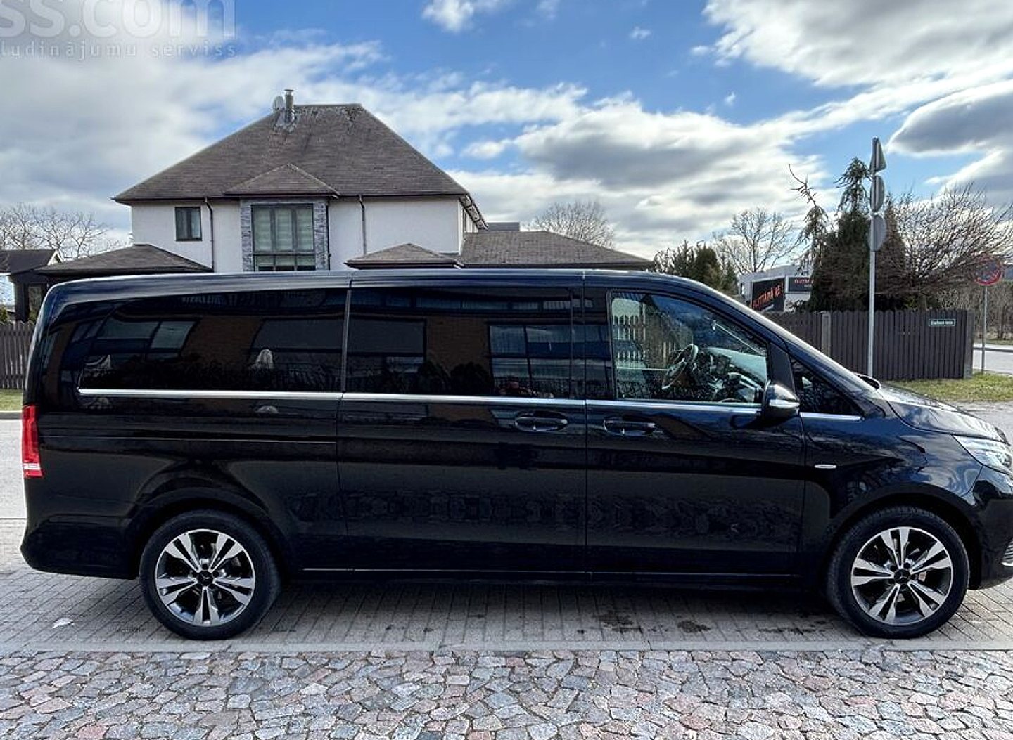 Mercedes-Benz V220 — foto 5