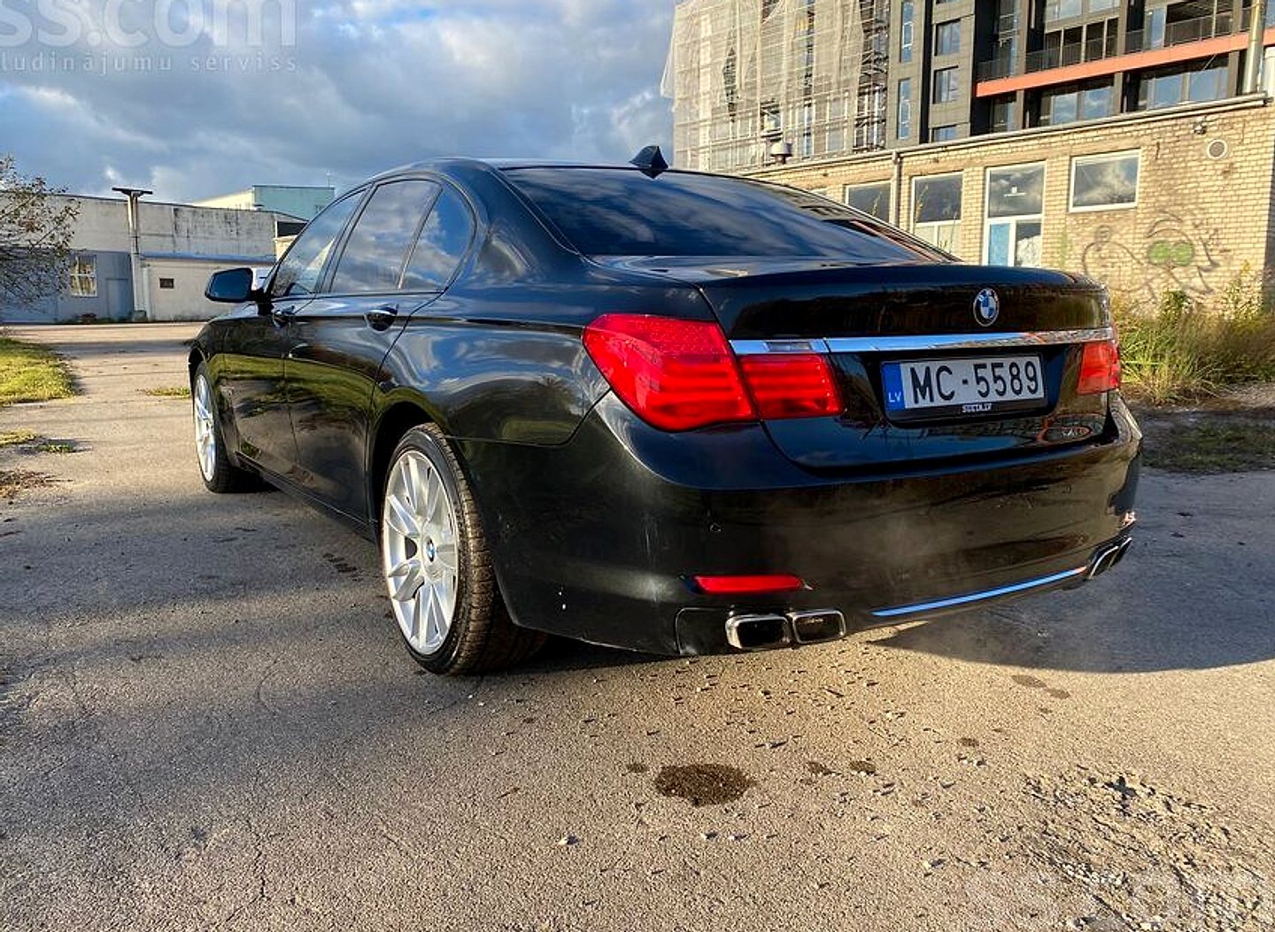 BMW 760 — foto 2