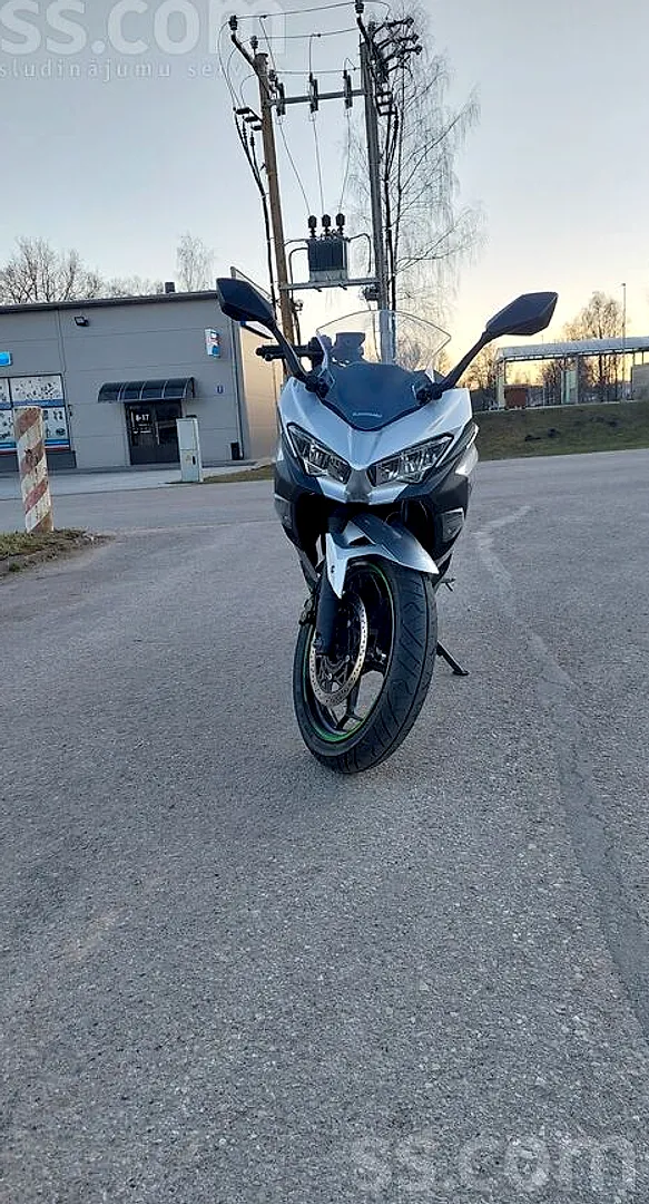Kawasaki Ninja e-1