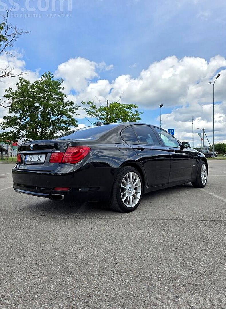 BMW 740 — foto 3