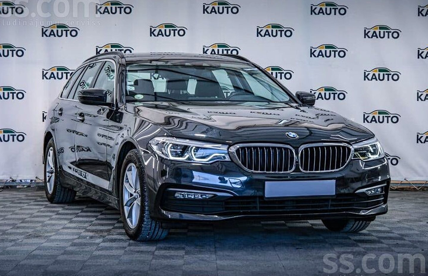 BMW 520 — foto 2