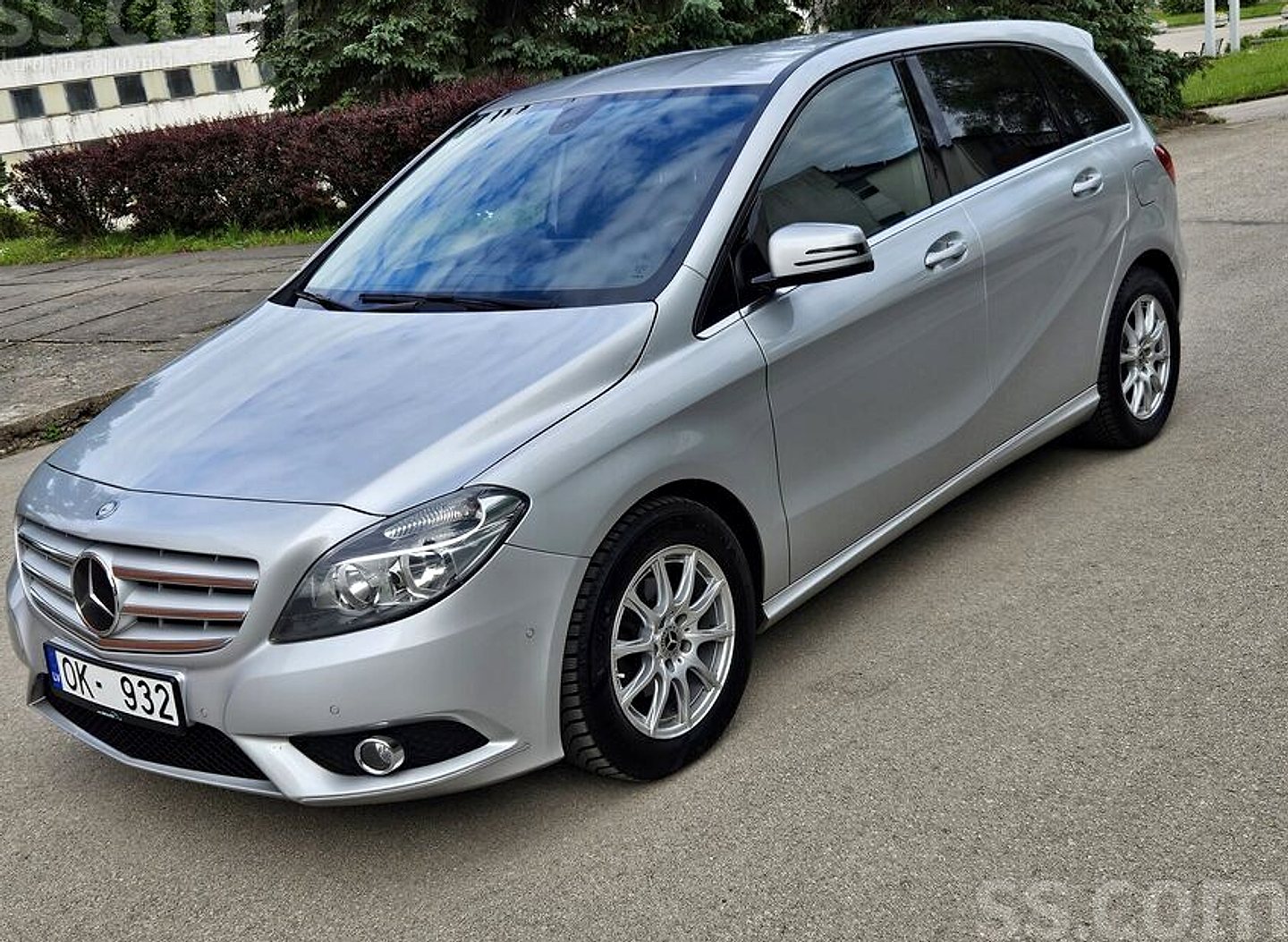 Mercedes-Benz B180 — foto 2