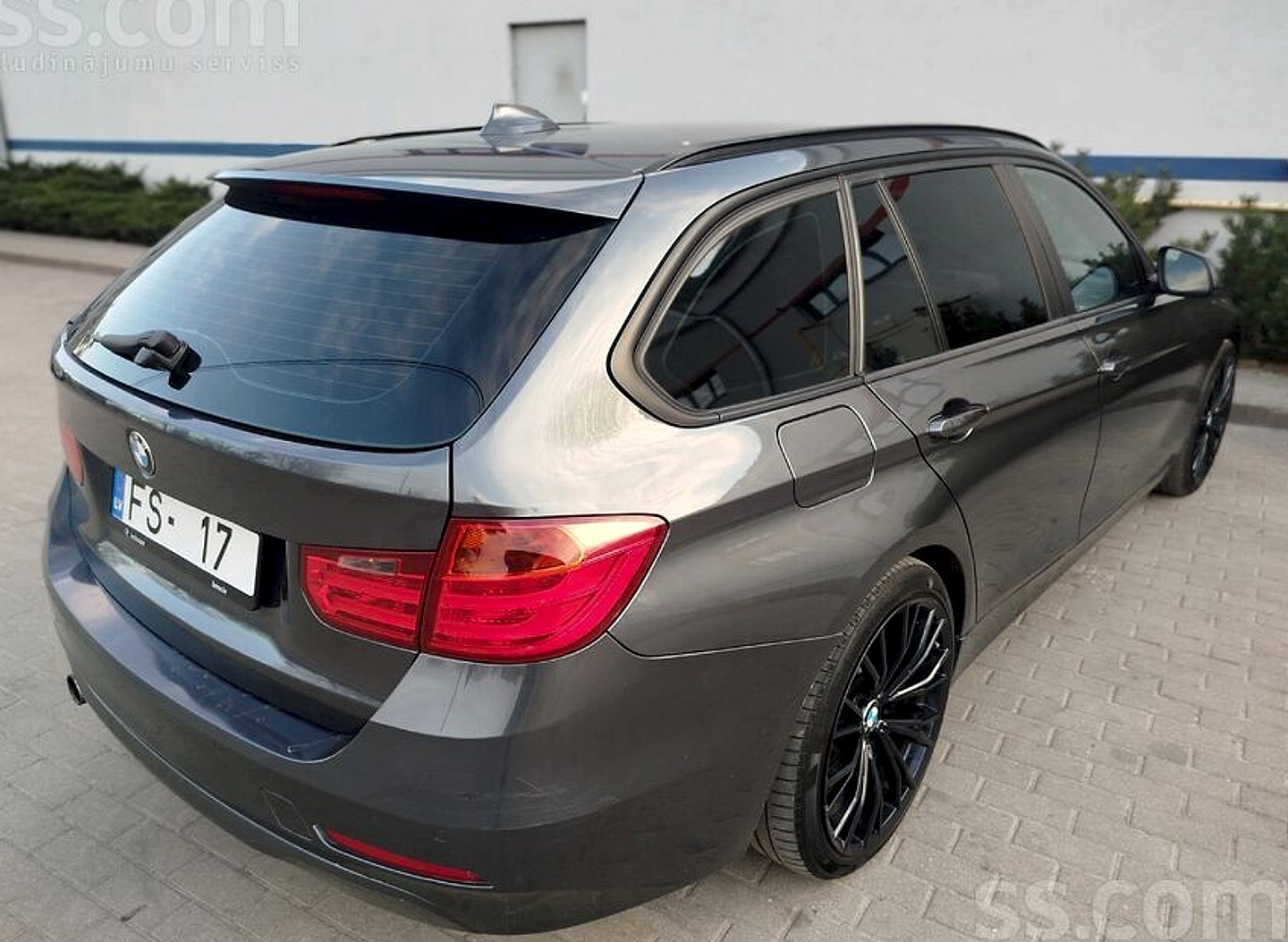 BMW 320 — foto 4