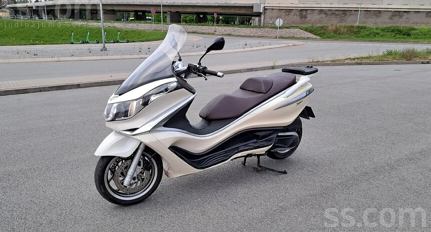 Piaggio X10, 2013. gads
