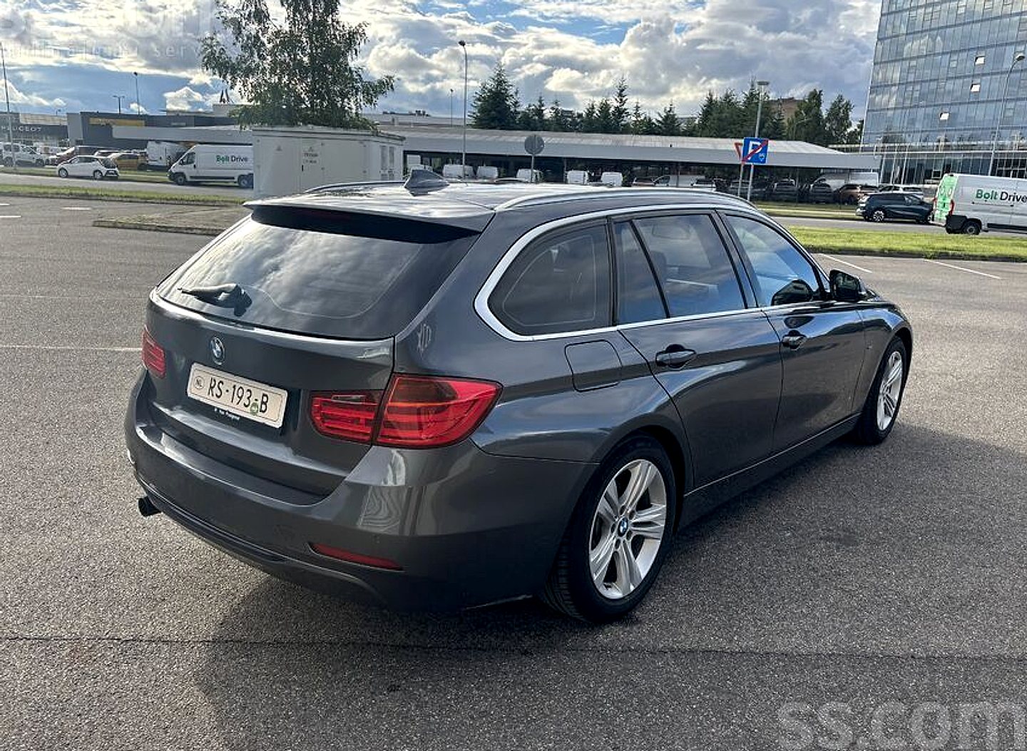 BMW 320 — foto 5