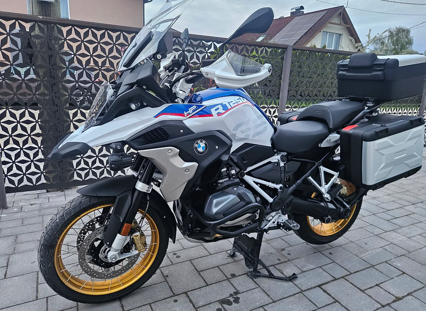 BMW —, 2020. gads