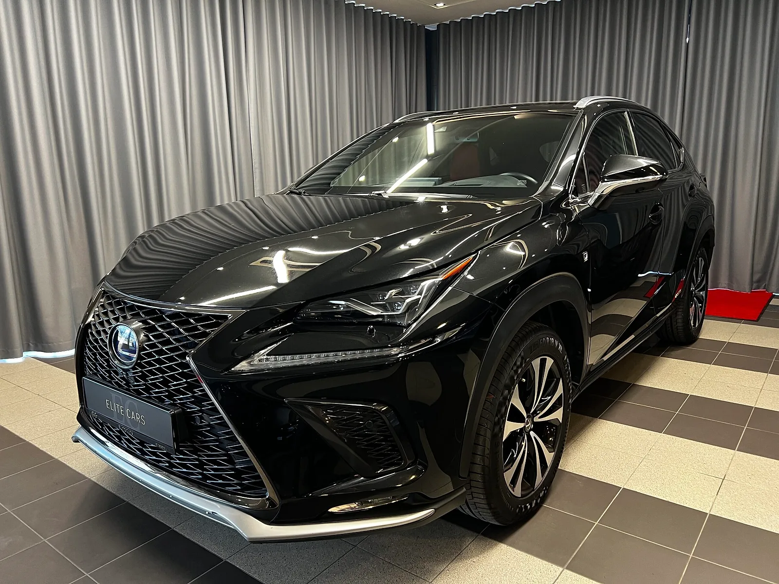 Lexus NX 300h Facelift, 2018. gads