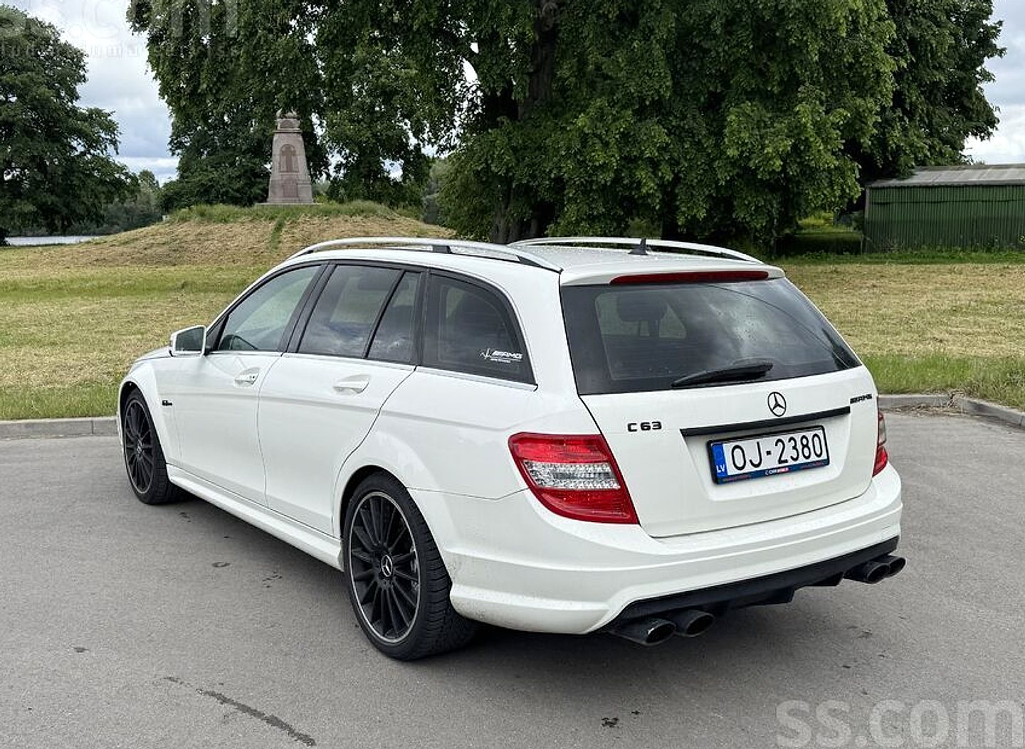 Mercedes-Benz C63 AMG — foto 4