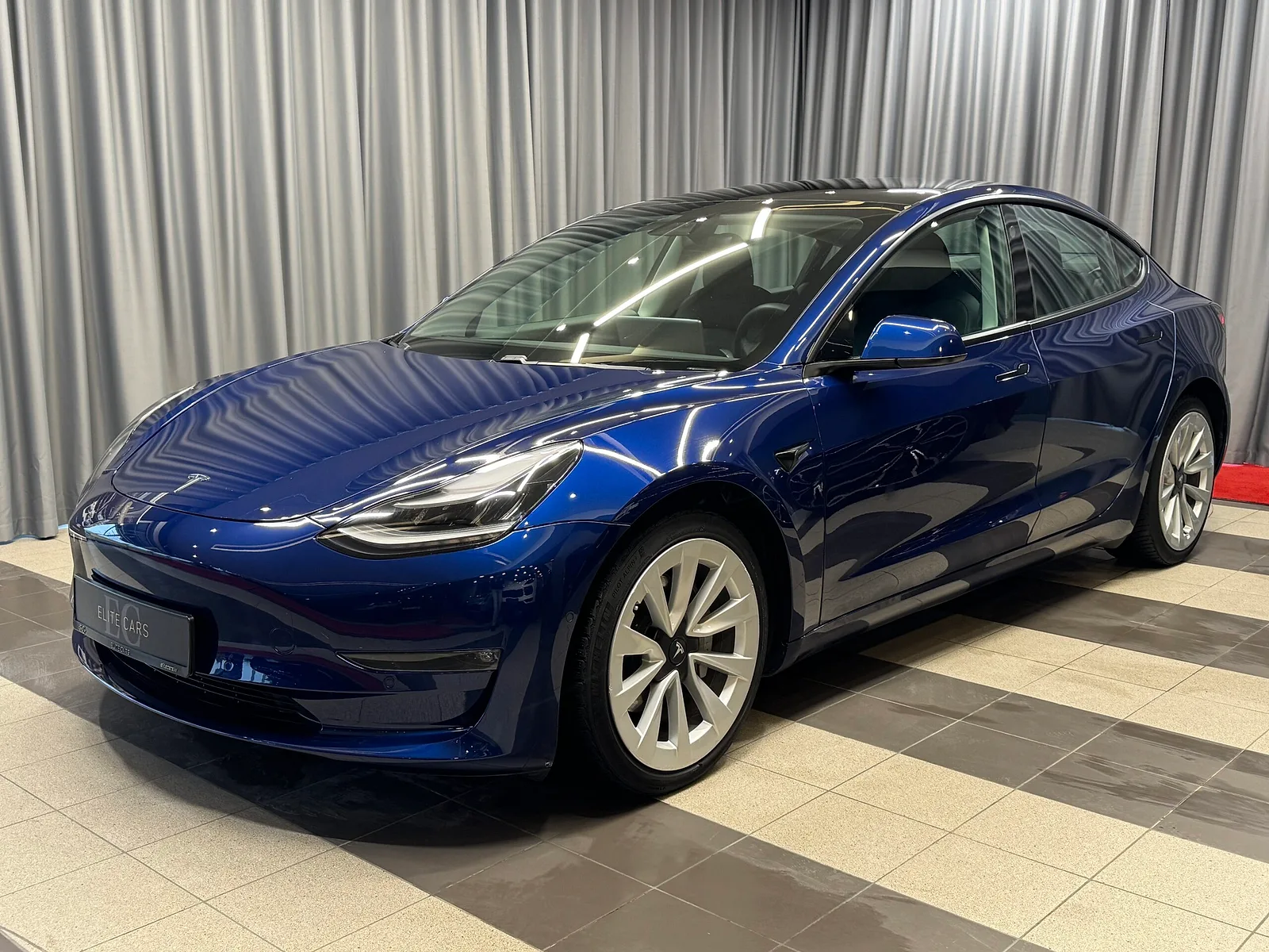 Tesla Model 3, 2020. gads