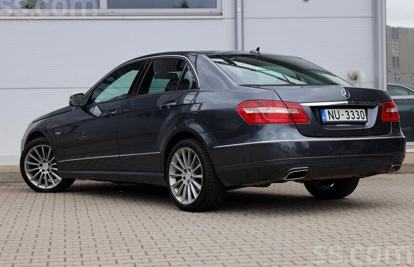 Mercedes-Benz E200 — foto 4