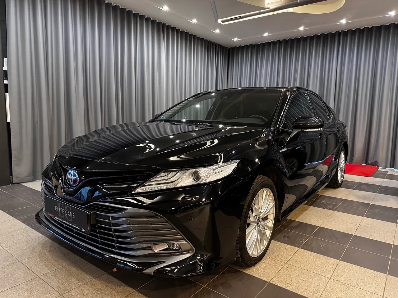 Toyota Camry, 2020. gads