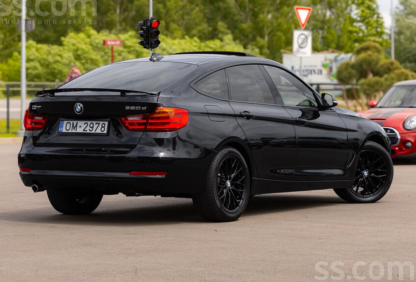 BMW 320 — foto 4