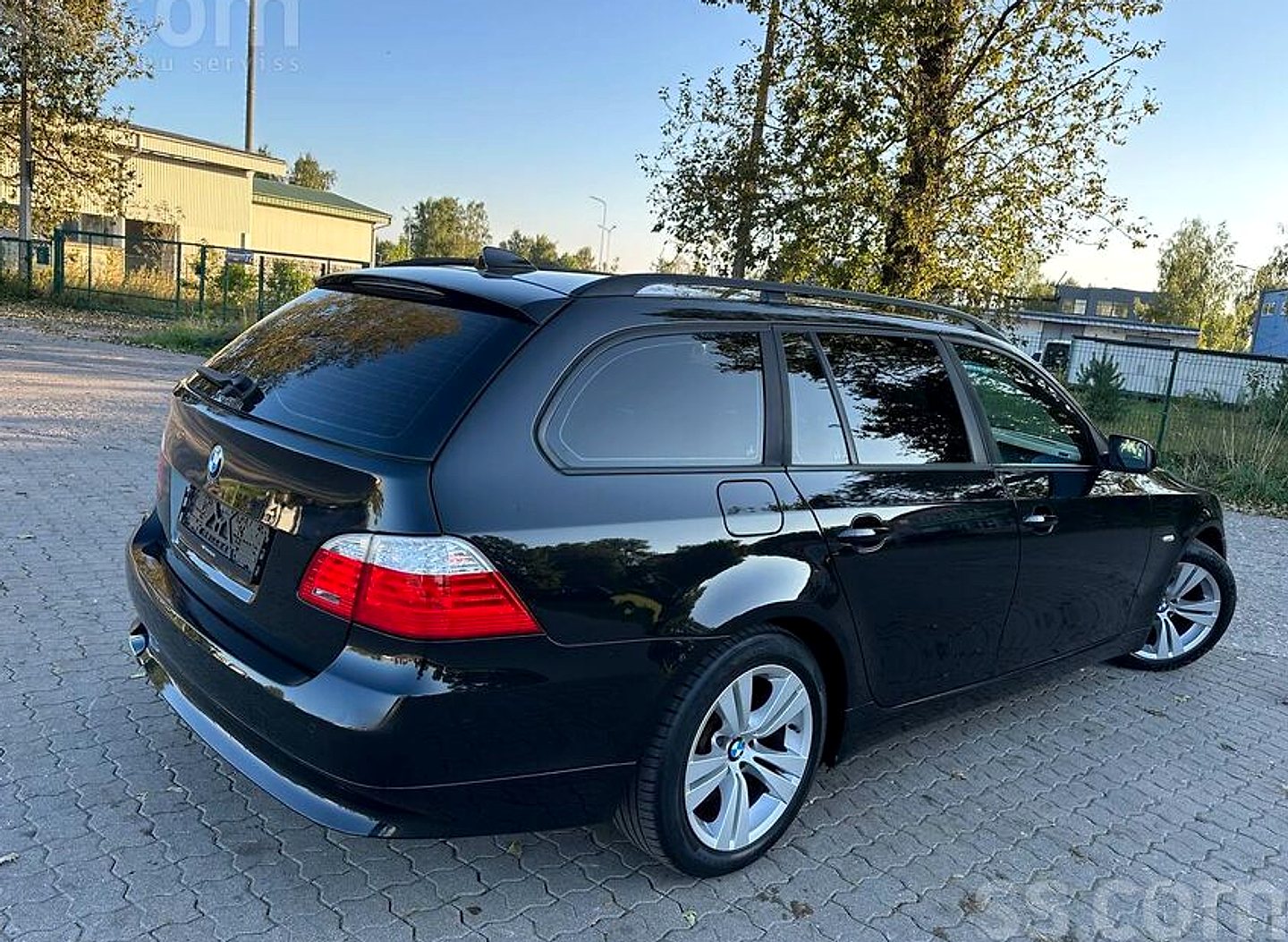 BMW 520 — foto 2