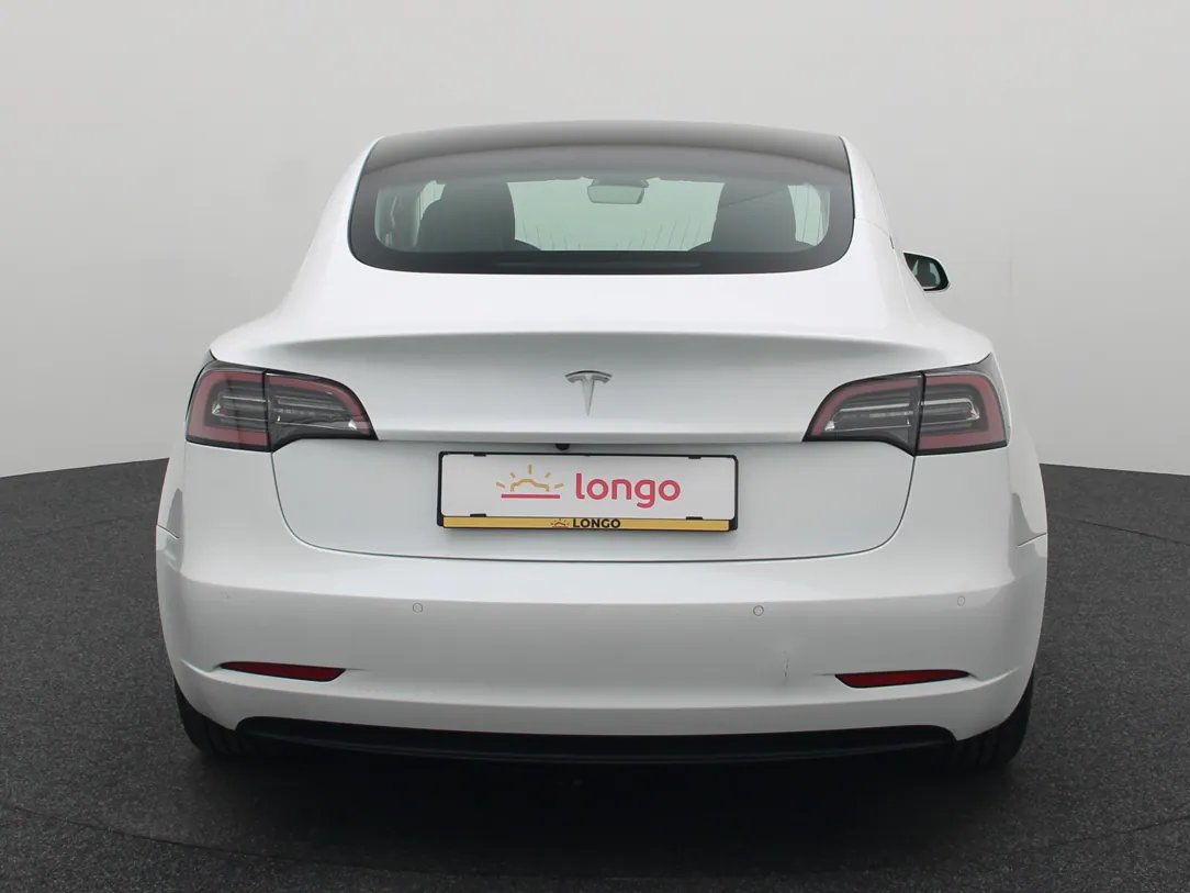 TESLA Model 3 — foto 6