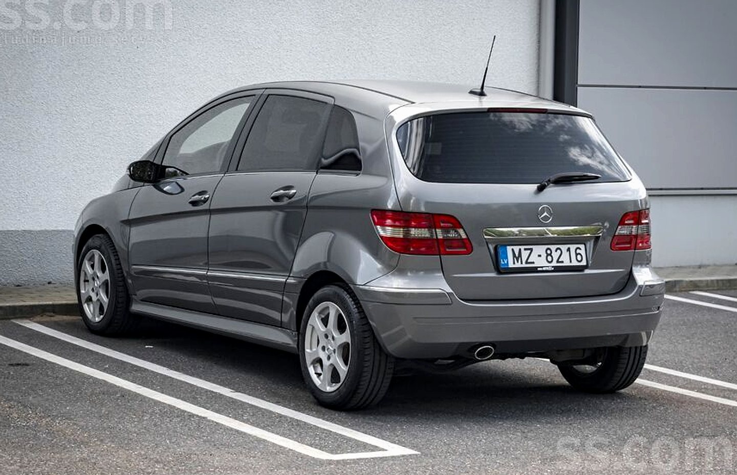 Mercedes-Benz B200 — foto 6