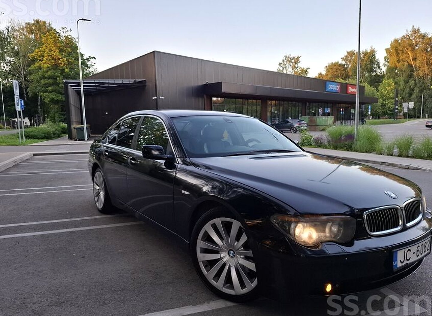 BMW 740 — foto 3
