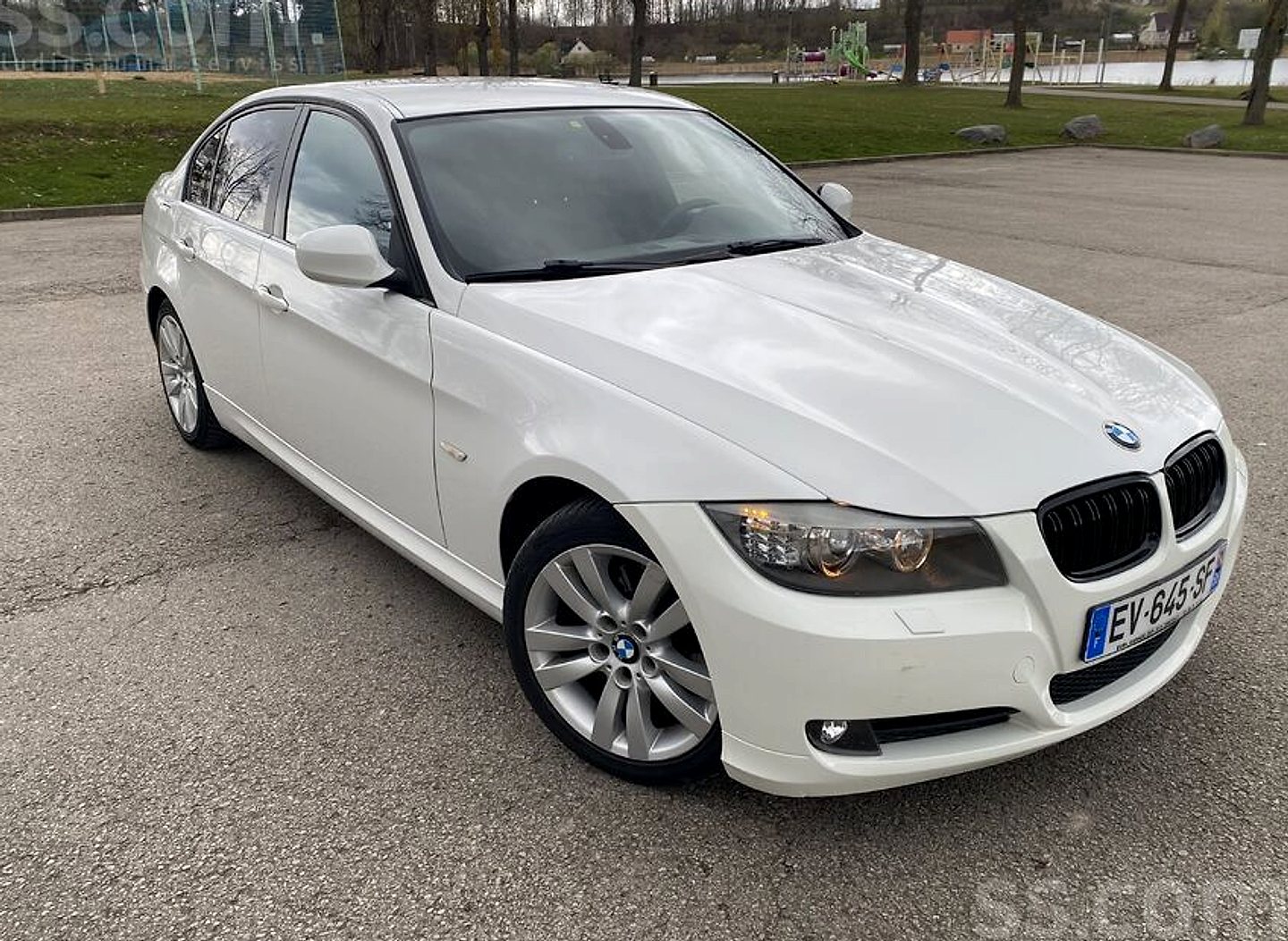 BMW 320 — foto 4
