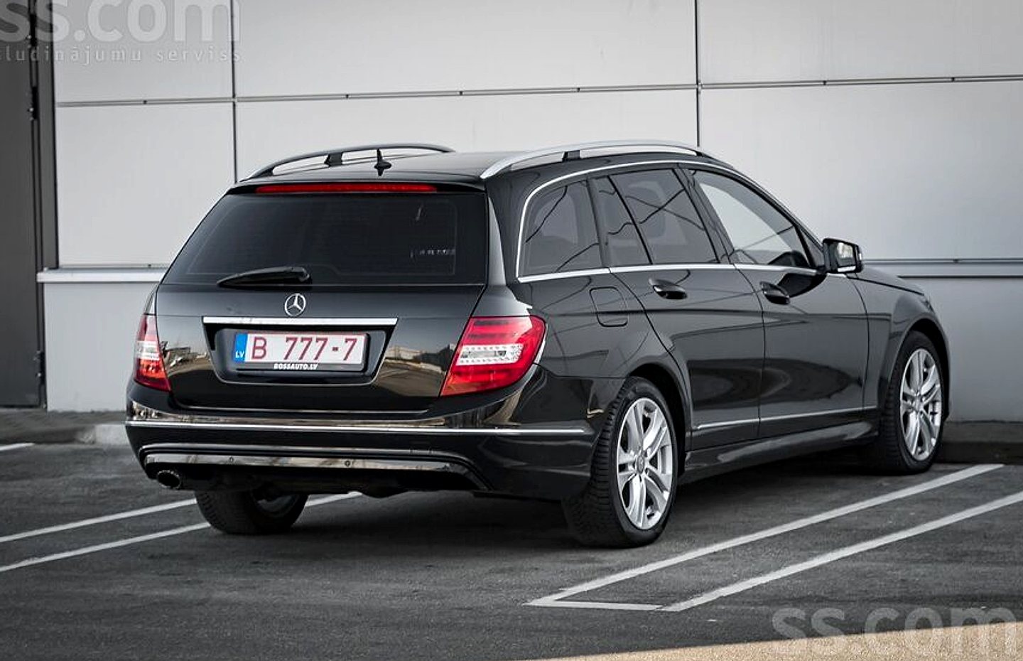 Mercedes-Benz C220 — foto 4