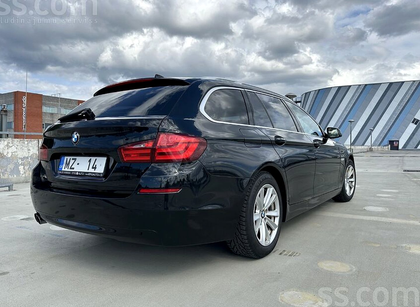 BMW 520 — foto 3