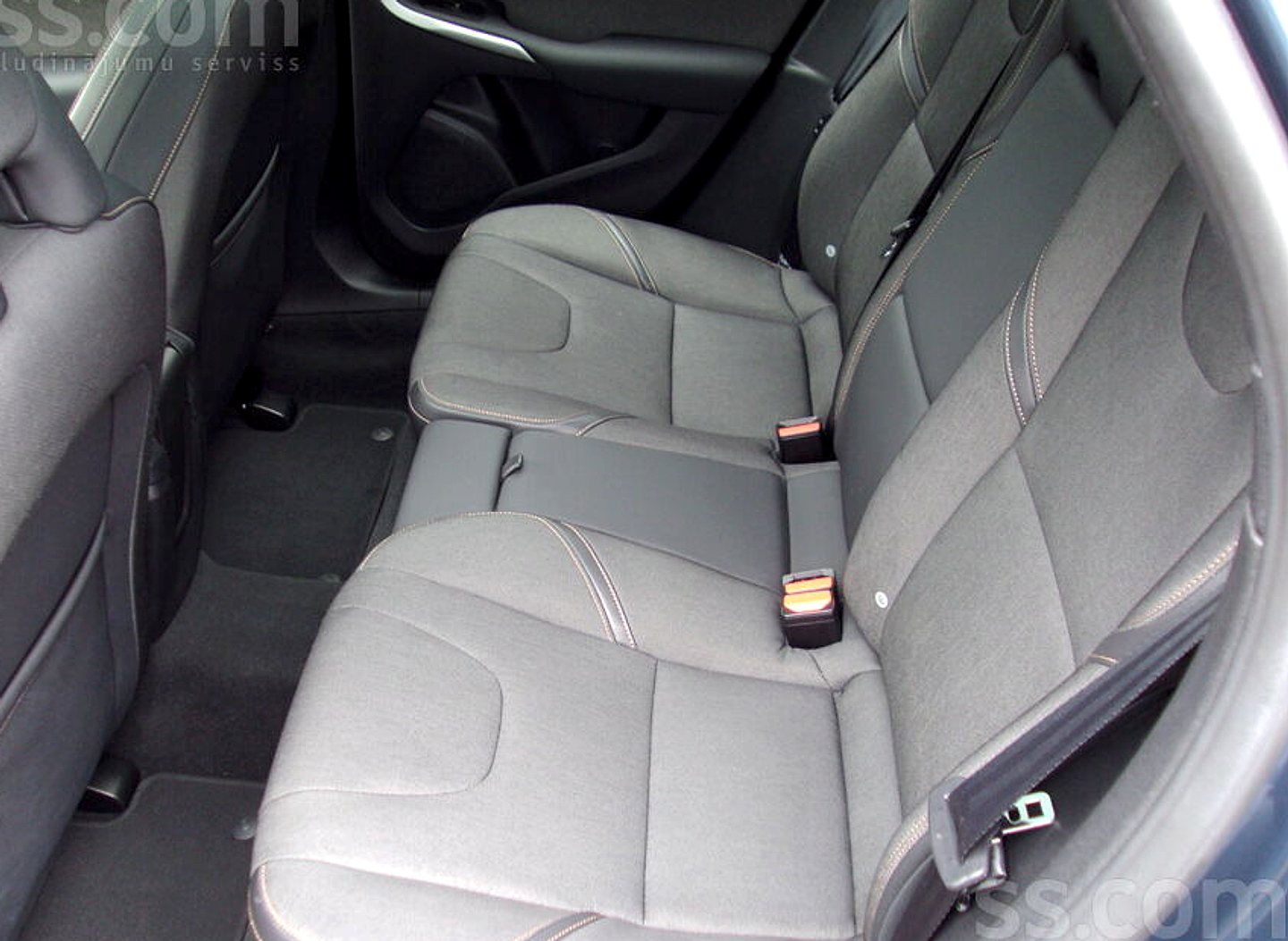 Volvo V40 — foto 5
