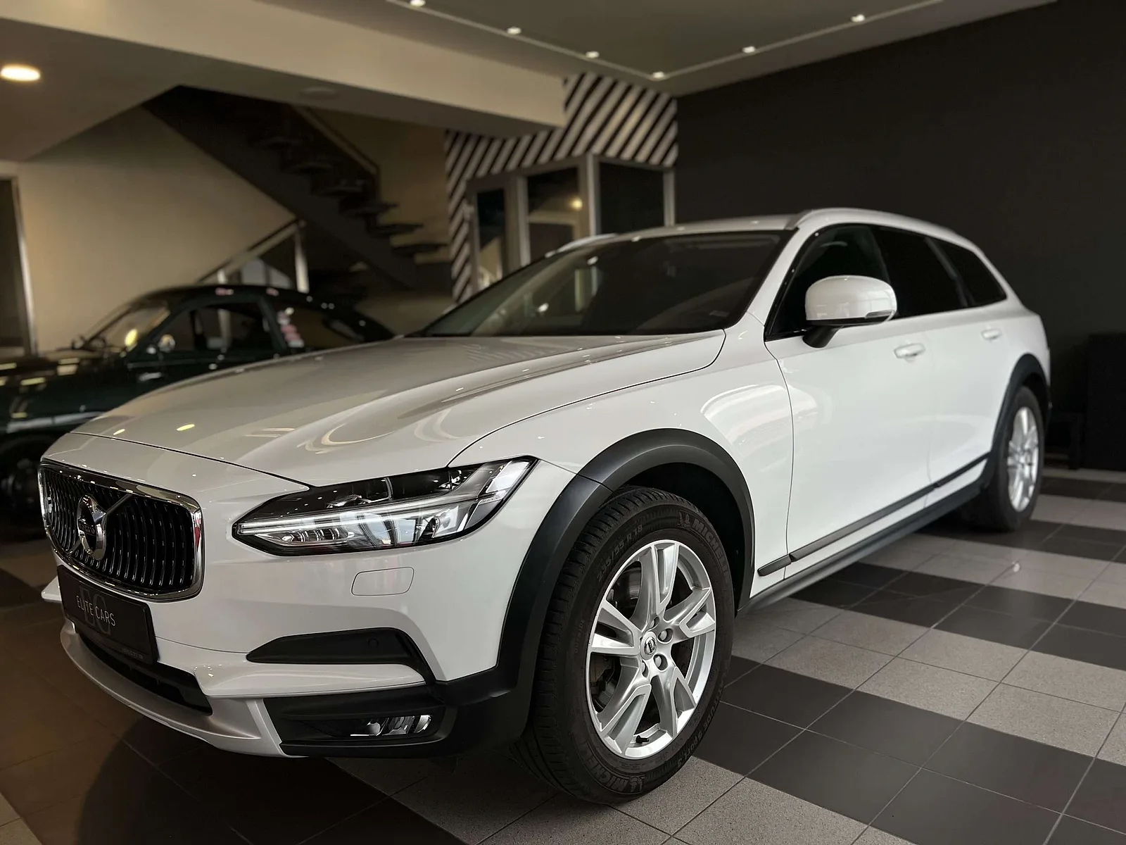 Volvo V90 Cross Country, 2018. gads