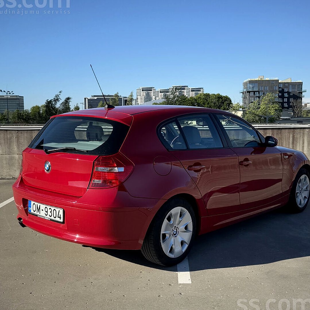 BMW 118 — foto 4