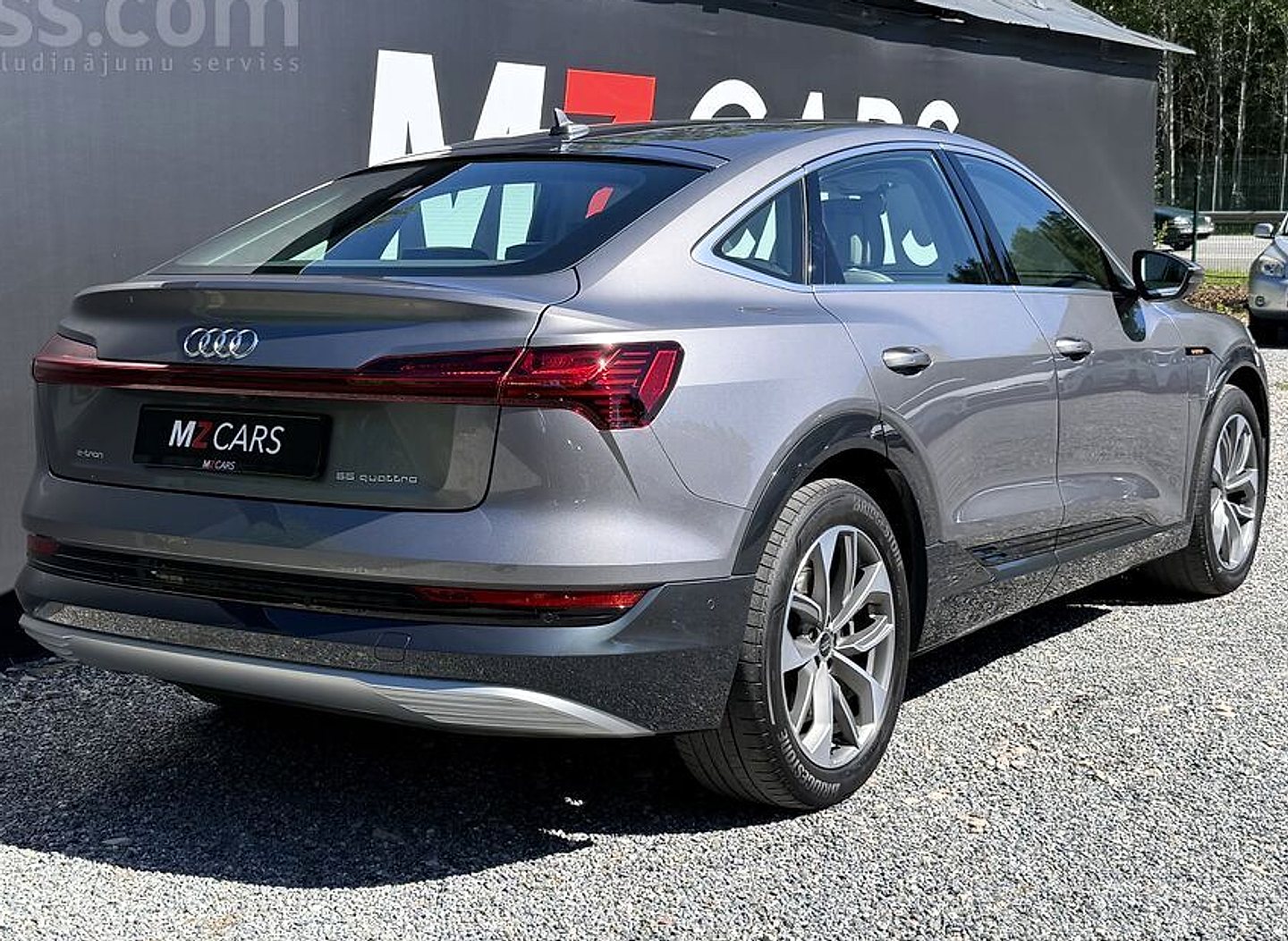 Audi E-tron — foto 4