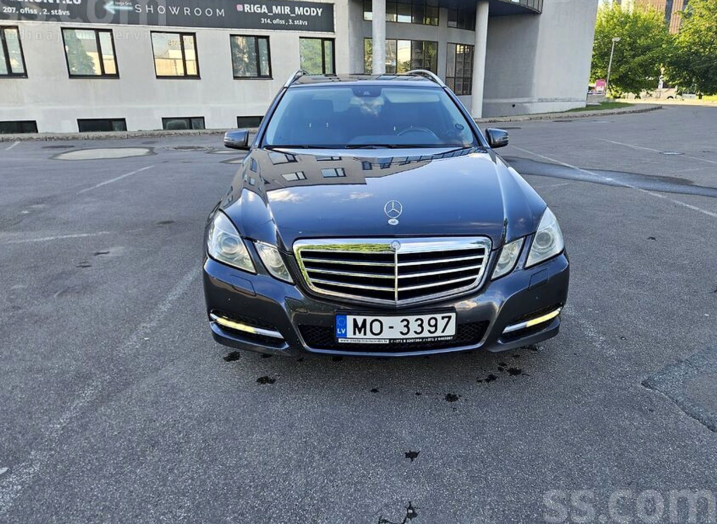 Mercedes-Benz E220 — foto 3