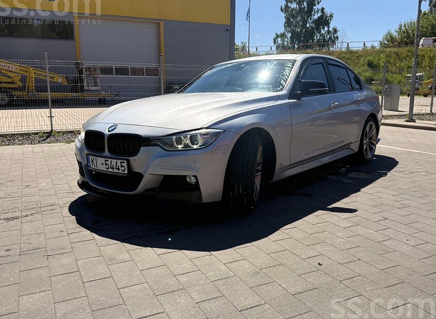 BMW 320 — foto 5