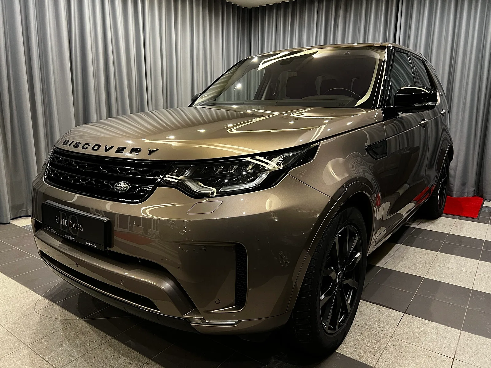 Land Rover Discovery, 2017. gads