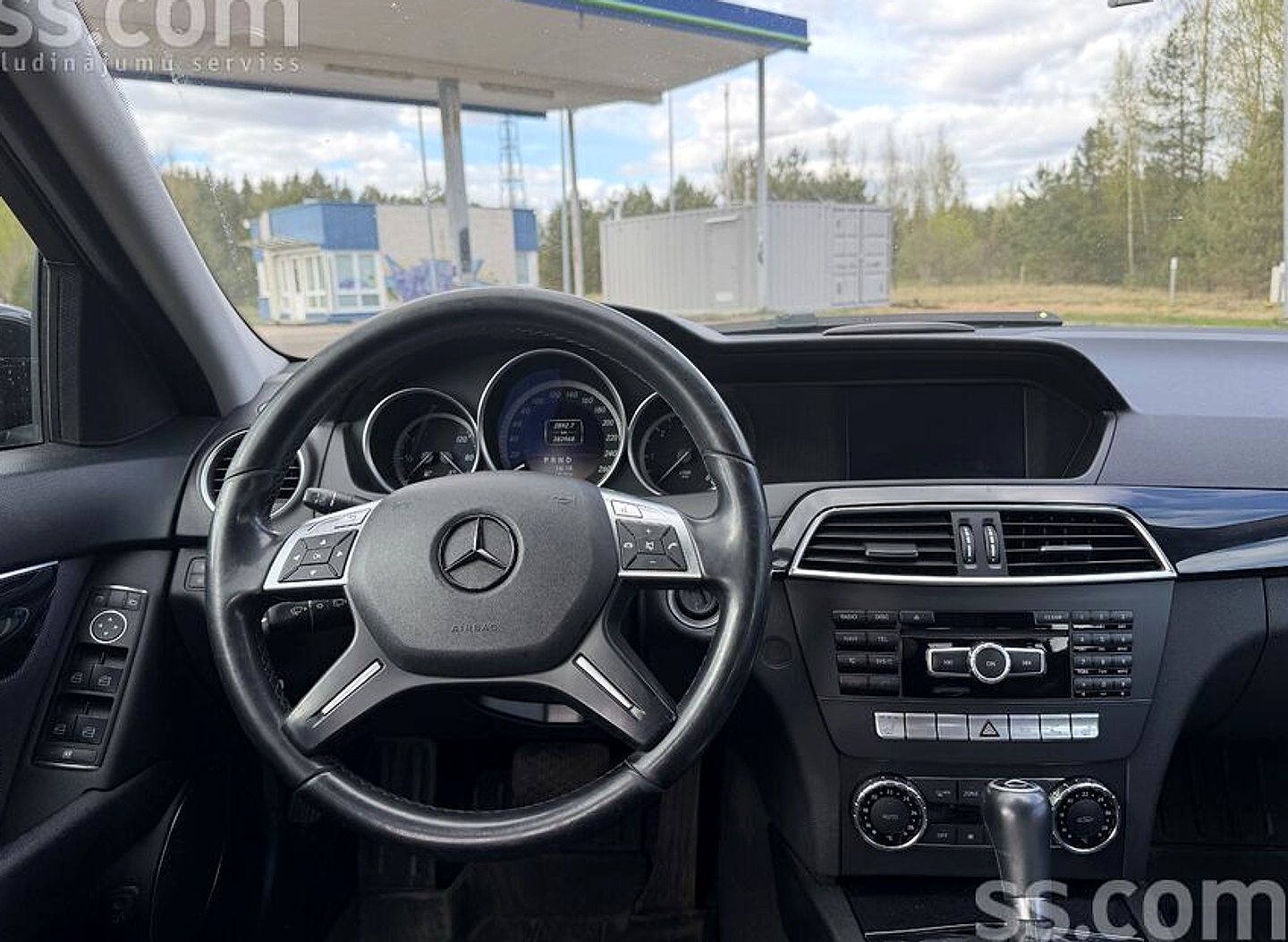 Mercedes-Benz C200 — foto 6