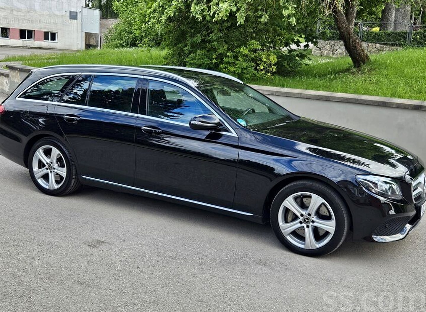 Mercedes-Benz E350 — foto 4