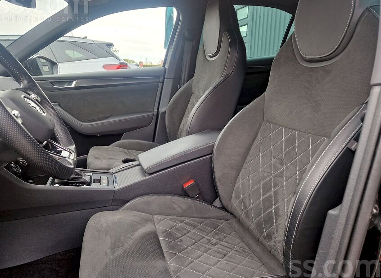 Škoda Superb — foto 6