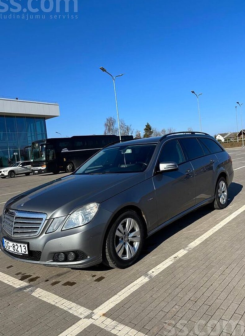 Mercedes-Benz E200 — foto 2