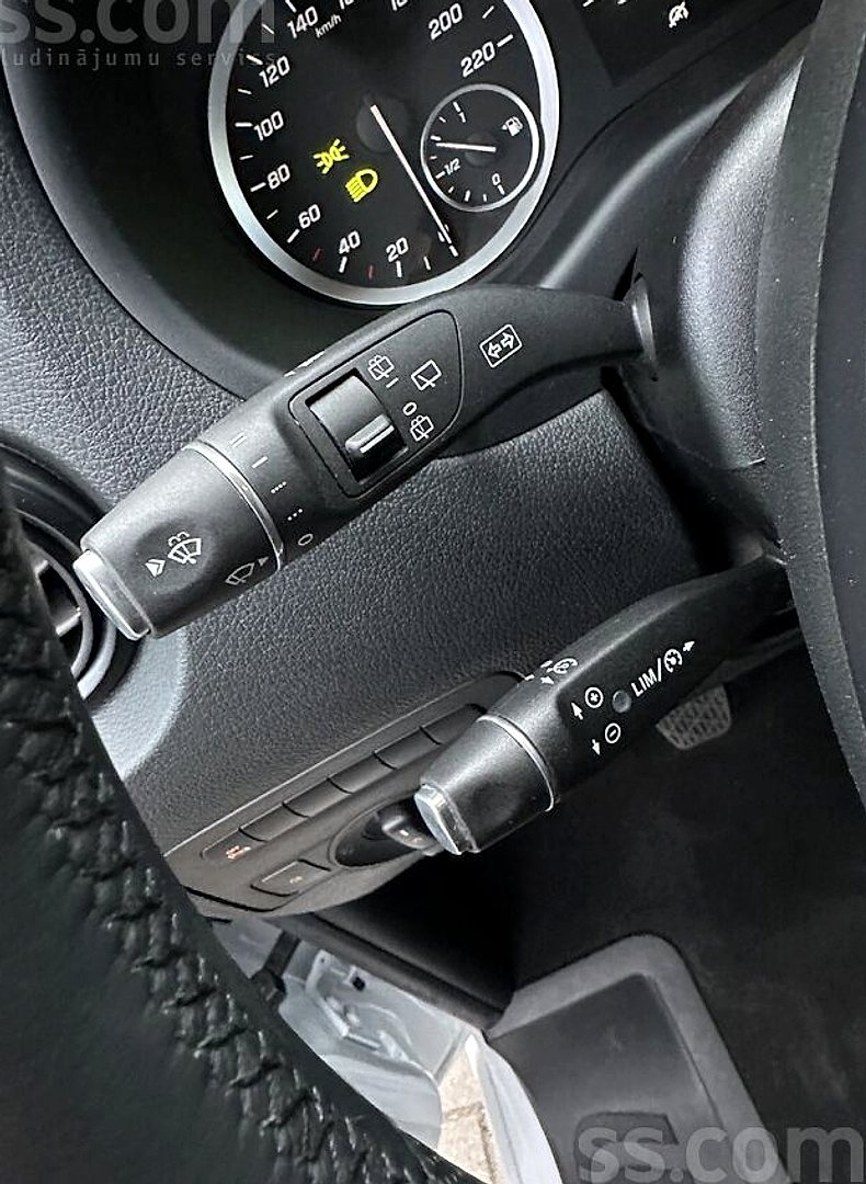 Mercedes-Benz V220 — foto 6