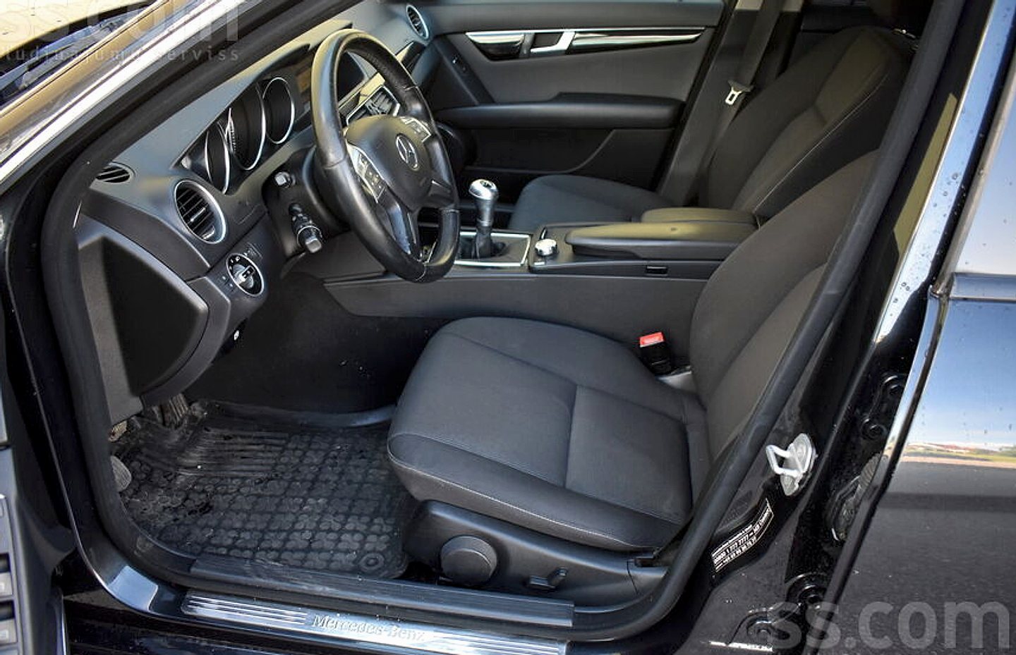 Mercedes-Benz C220 — foto 6