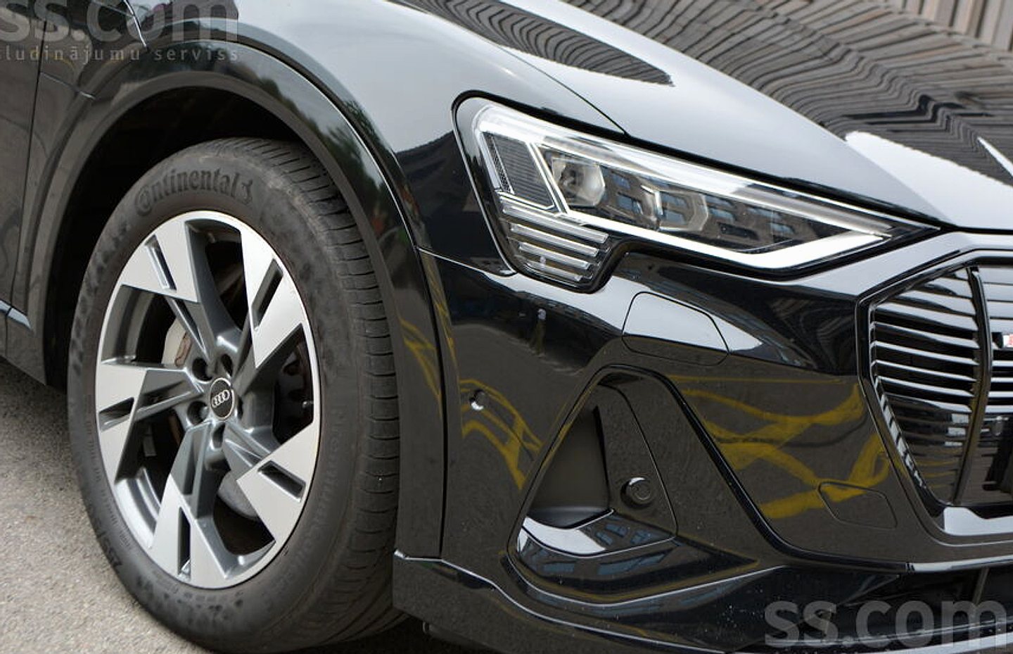 Audi E-tron — foto 6