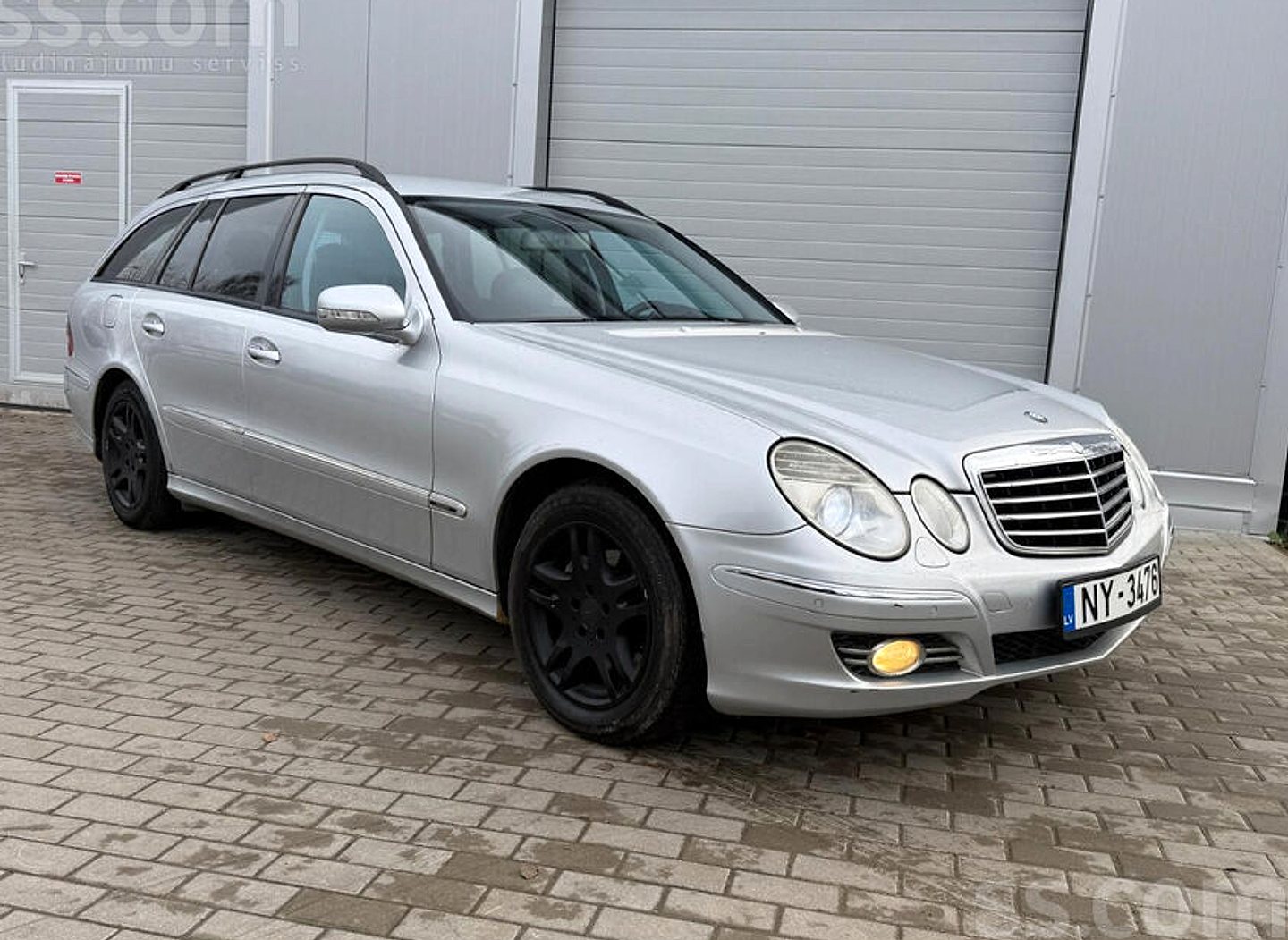 Mercedes-Benz E220 — foto 3