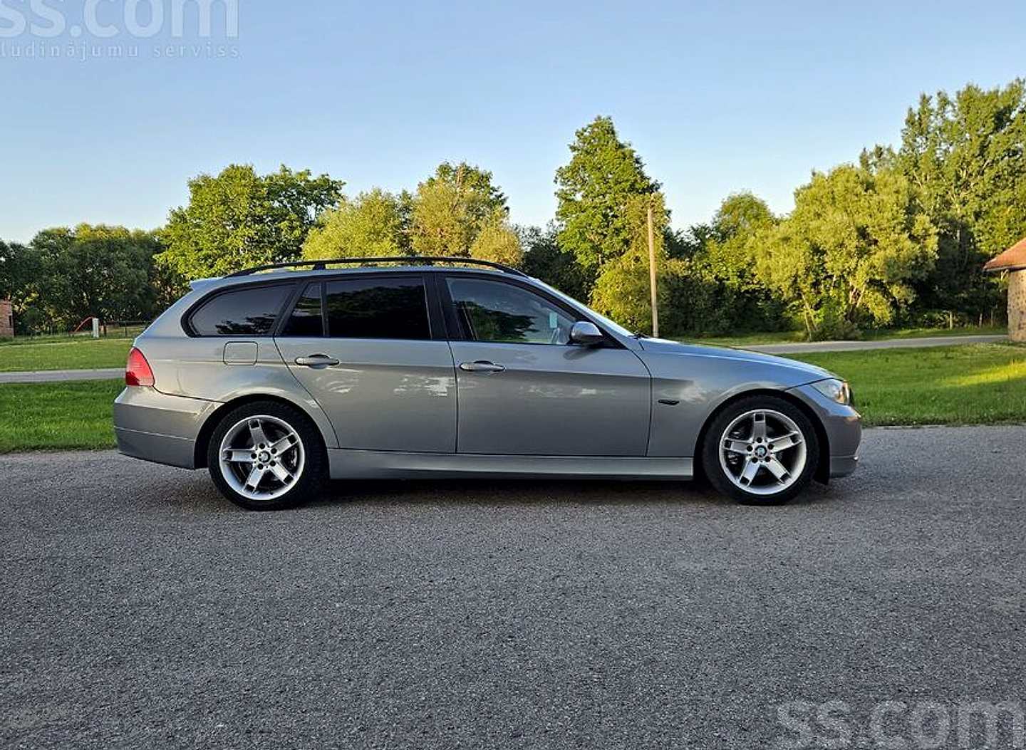 BMW 320 — foto 2
