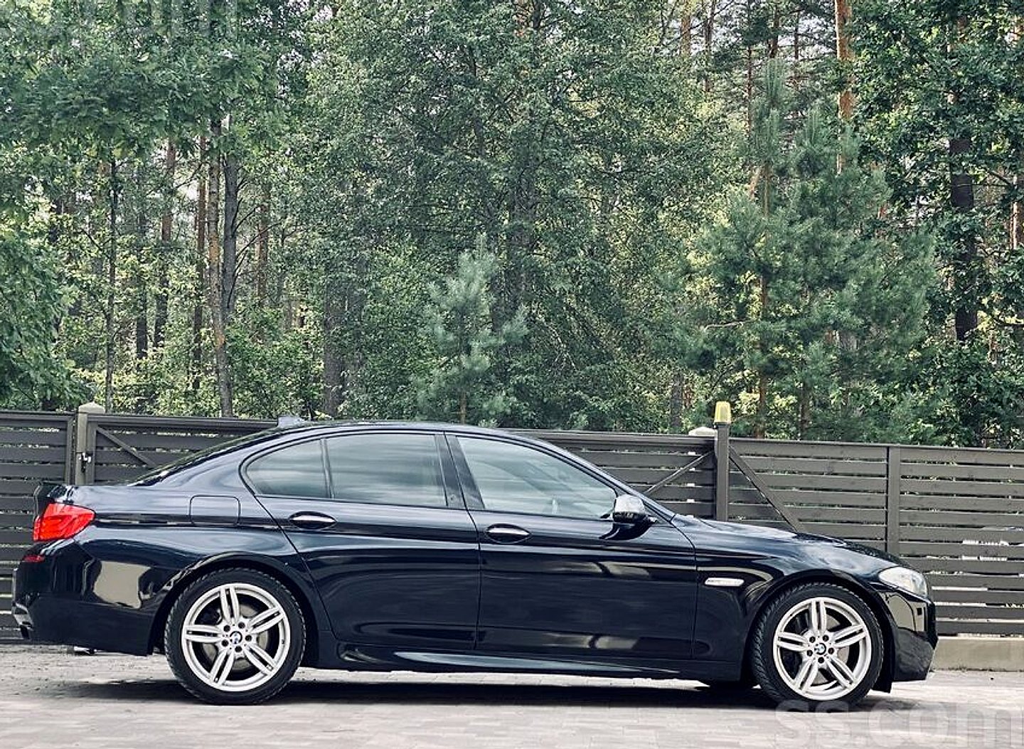 BMW 550 — foto 6