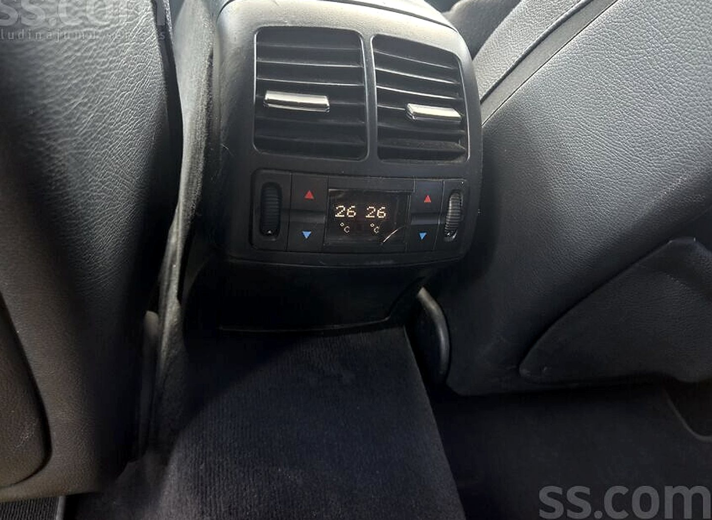 Mercedes-Benz E320 — foto 5