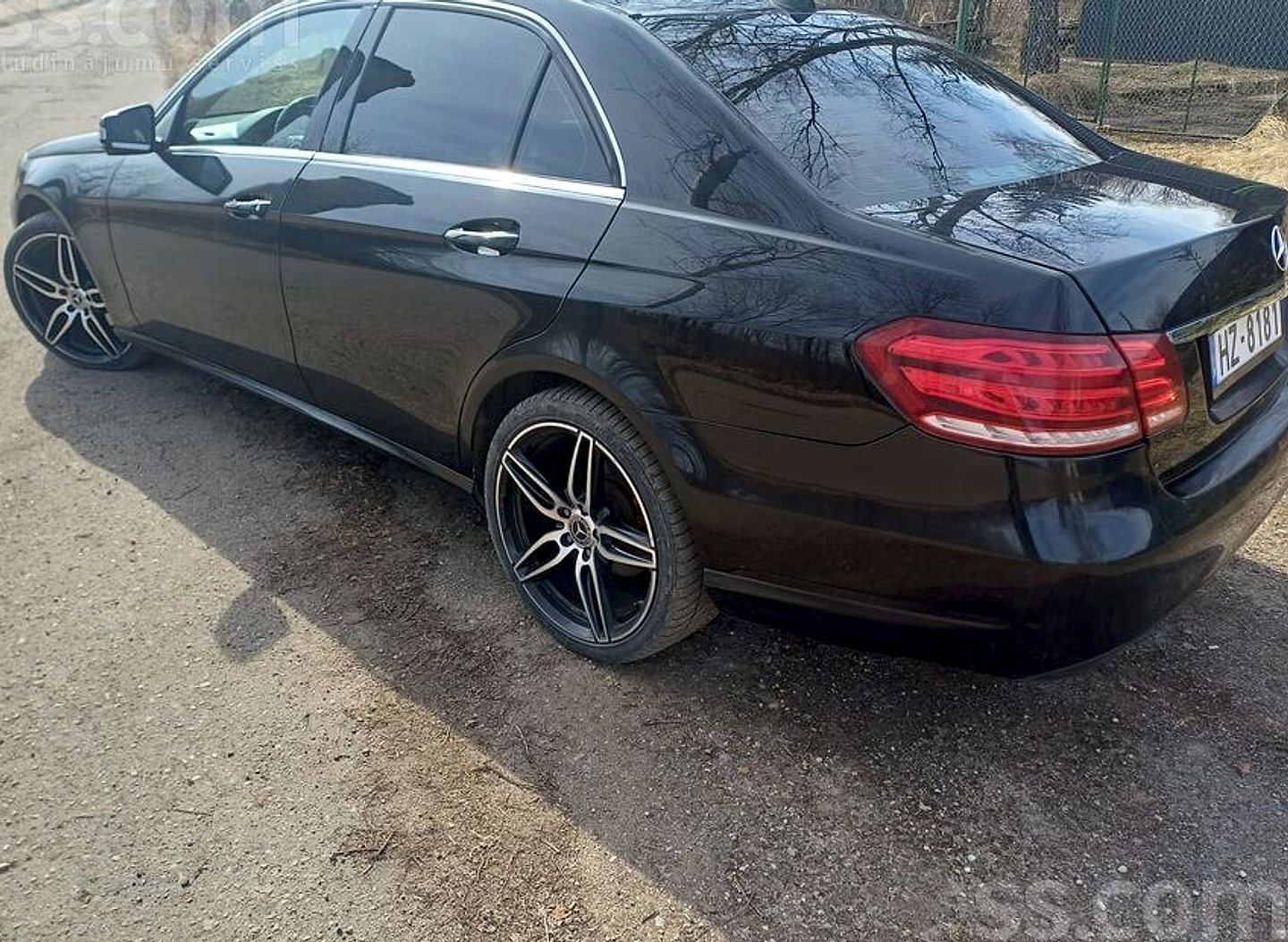 Mercedes-Benz E200 — foto 5