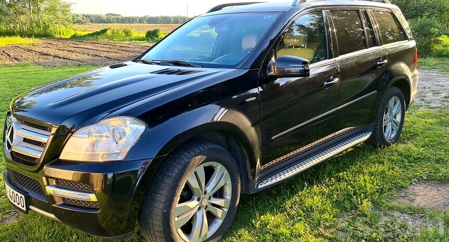 Mercedes-Benz GL350, 2011. gads