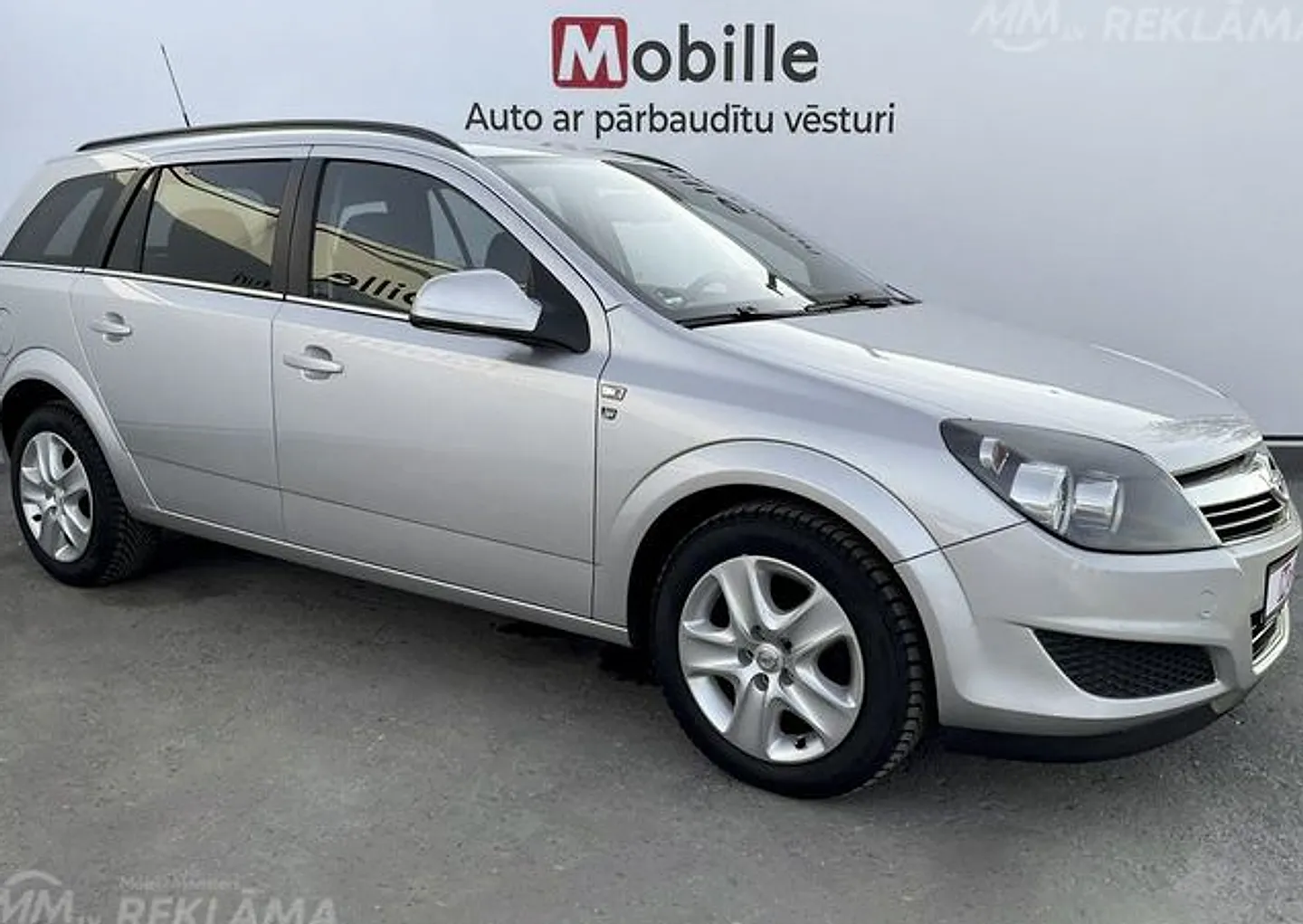 Opel Astra, 2010. gads