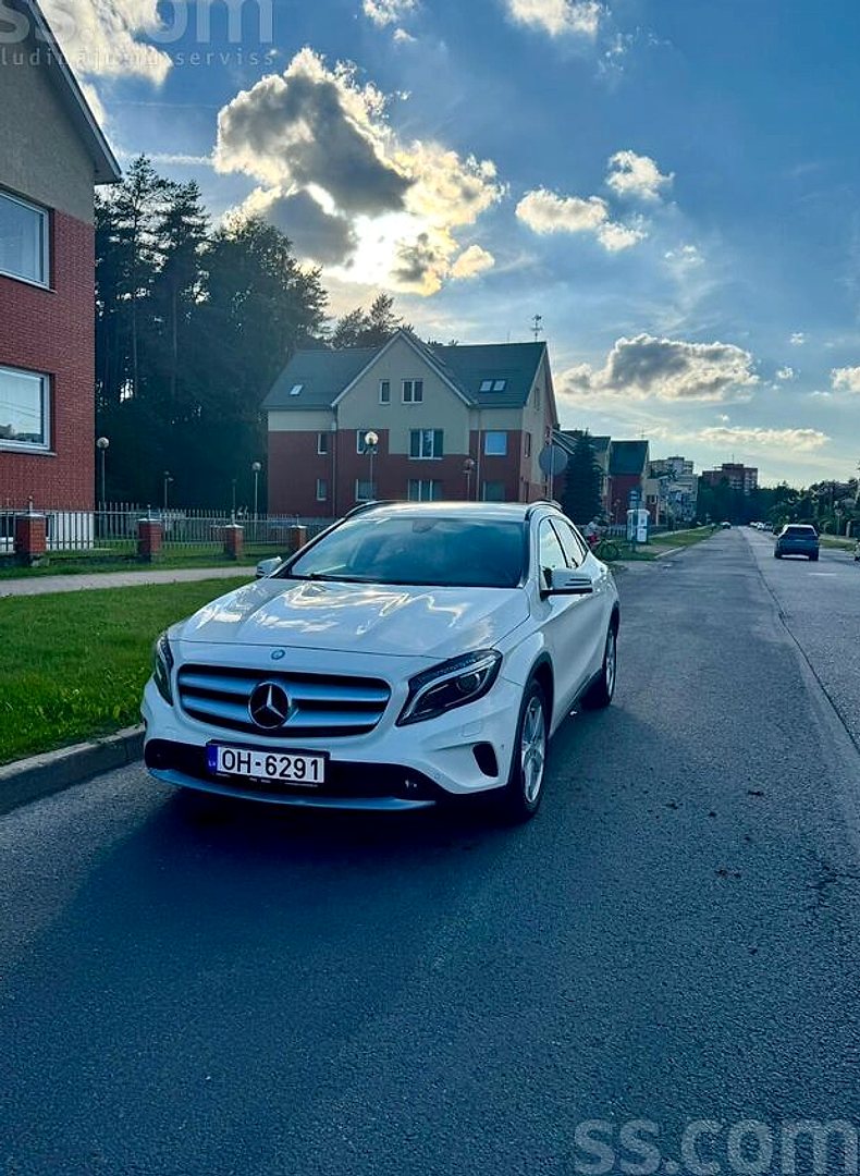 Mercedes-Benz GLA200 — foto 2