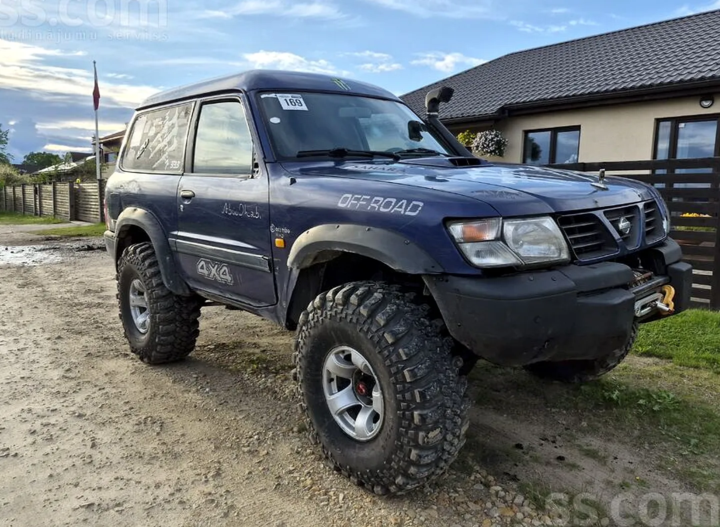 Nissan Patrol, 2000. gads