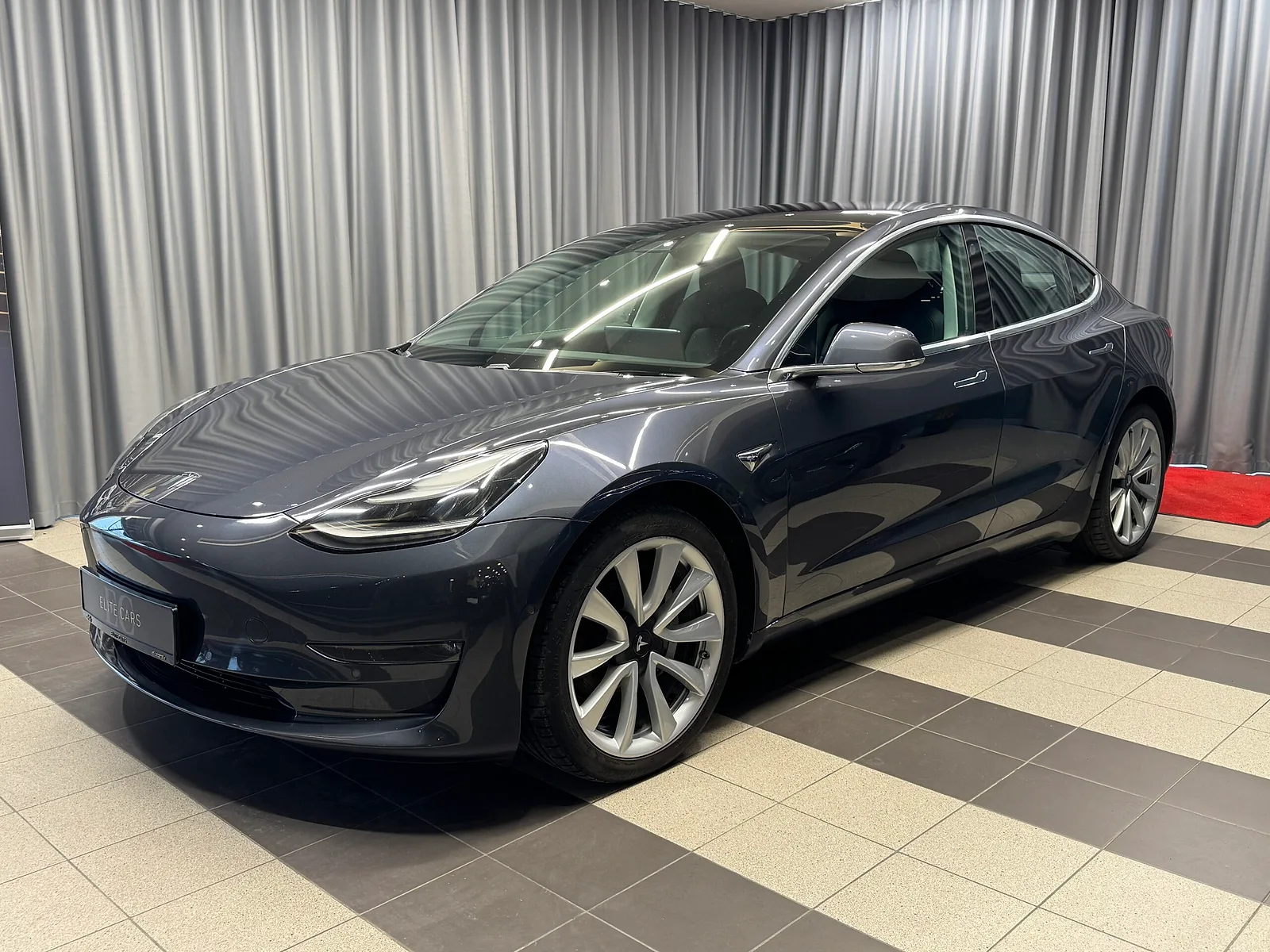 Tesla Model 3, 2019. gads