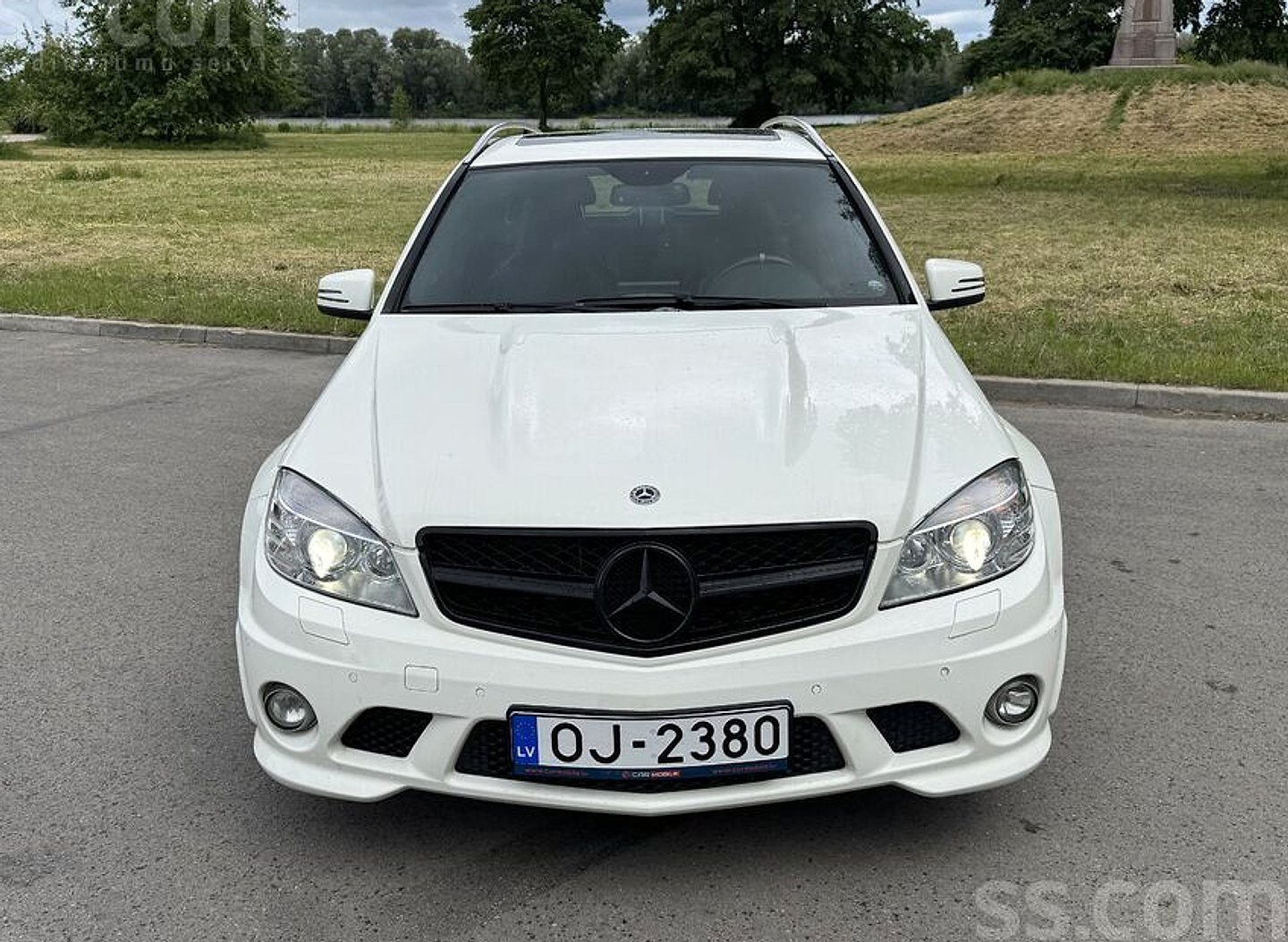 Mercedes-Benz C63 AMG — foto 2