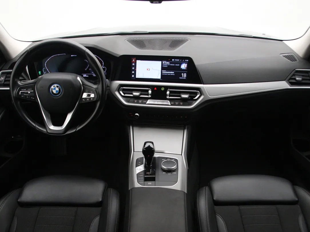 BMW 320 — foto 3